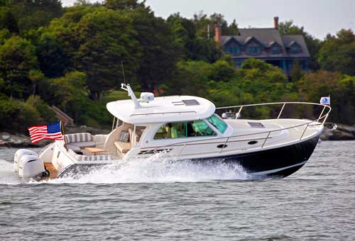 Back Cove 34o Outboard Motor Yacht