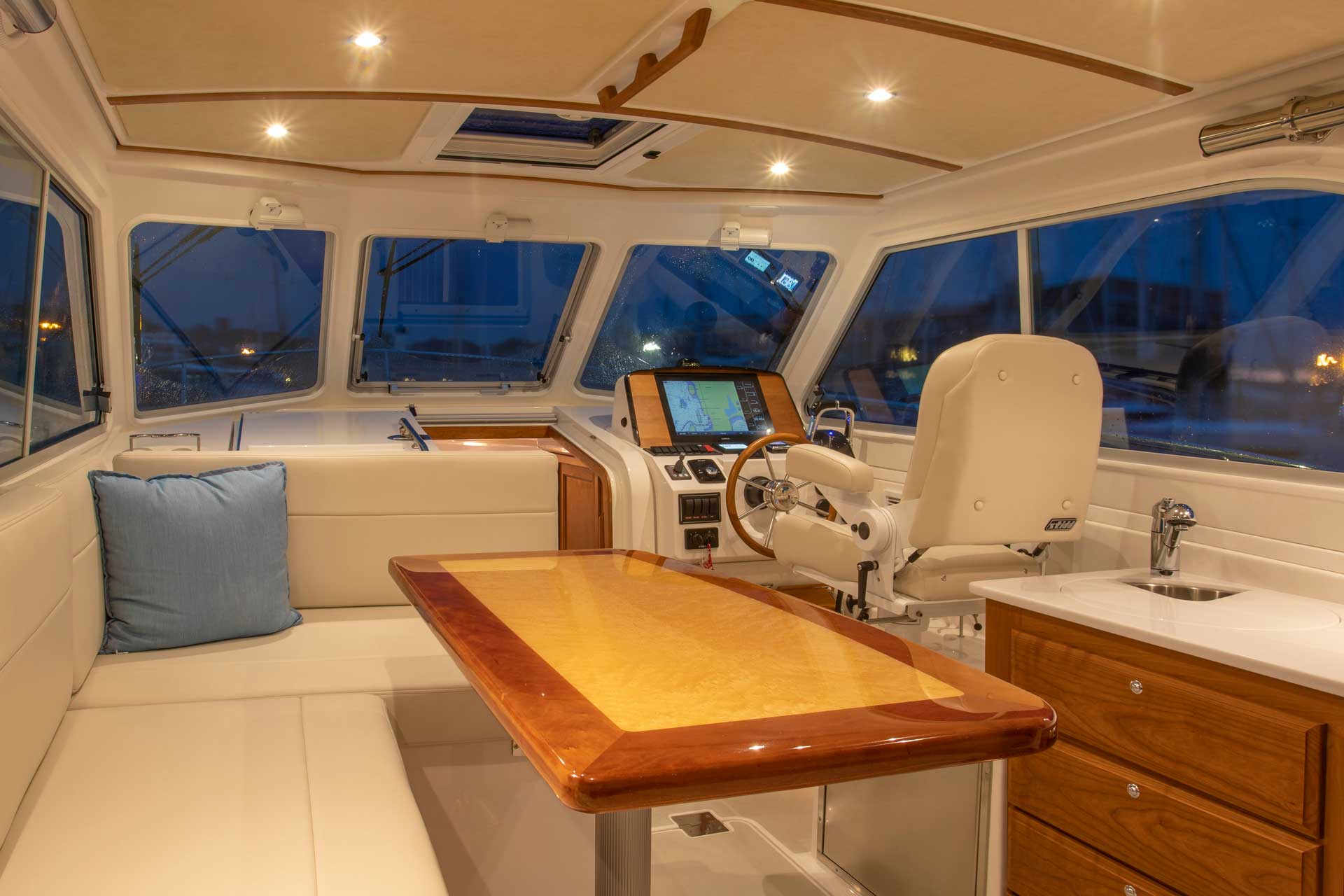 yacht brokers boston