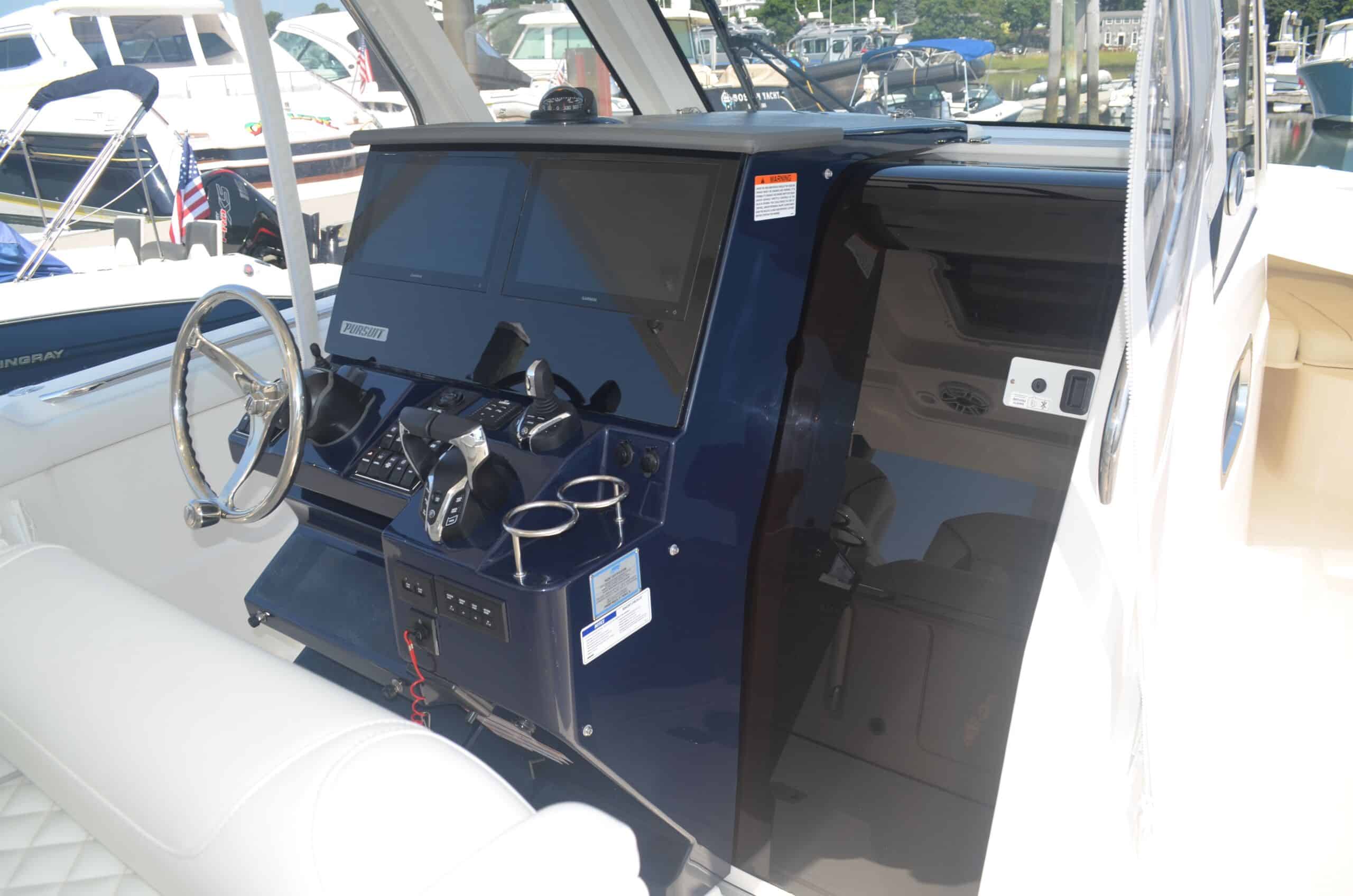 Pursuit Helm