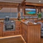 Helmsman Trawlers 38E Pilothouse