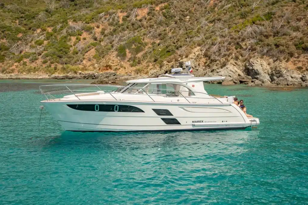MarexBoats-360-Cabriolet-Cruiser-Exterior-photo1