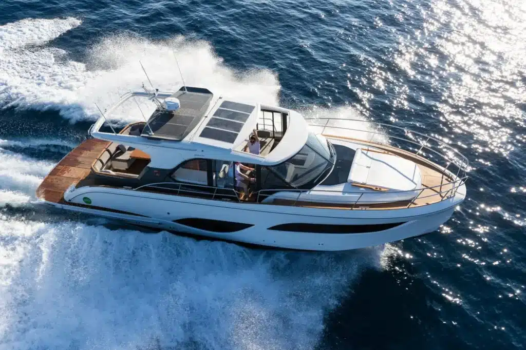 MarexBoats-440-Gourmet-Cruiser-Exterior-photo1